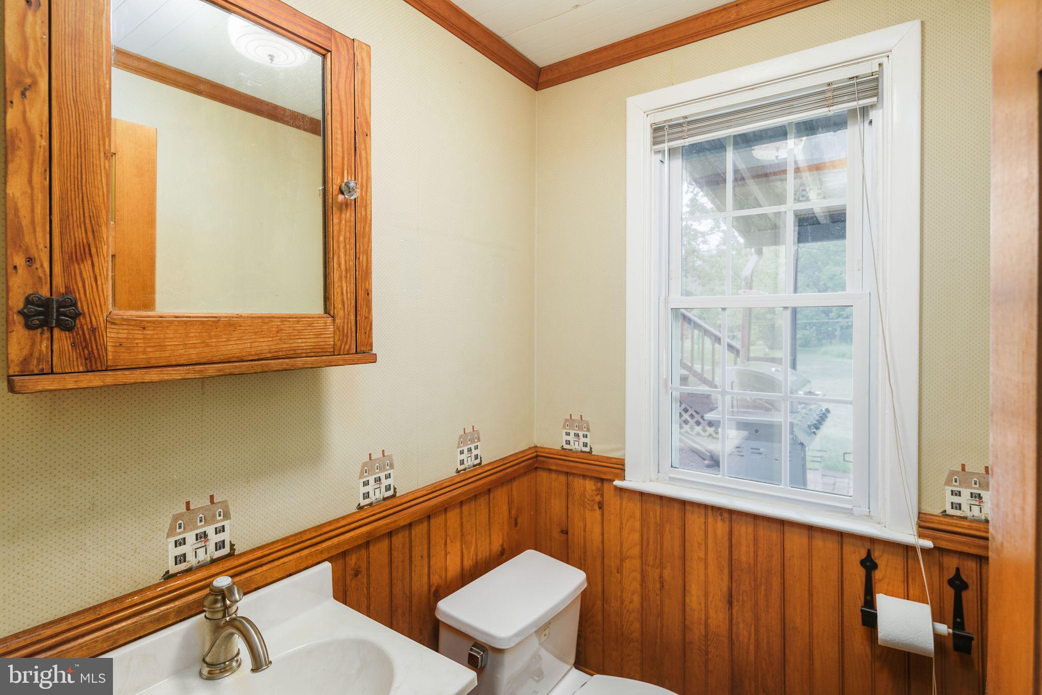 1102 Horsham Road North Wales, PA 19454 - Photo 20 of 40 Powder Room