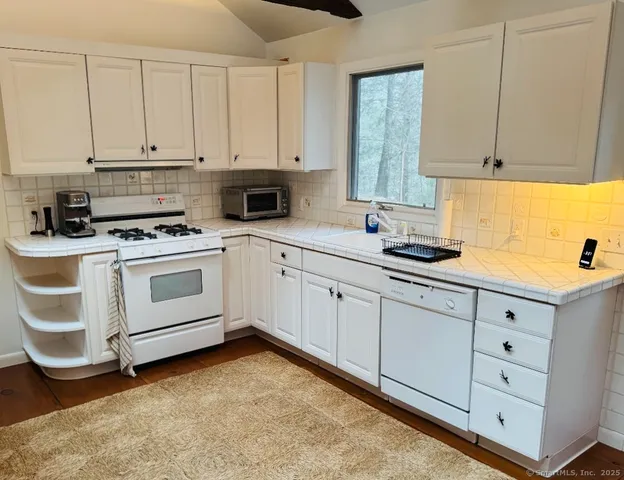 $2,150 | 231 A Romford Road, Washington, CT 06794