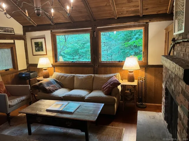 $2,150 | 231 A Romford Road, Washington, CT 06794