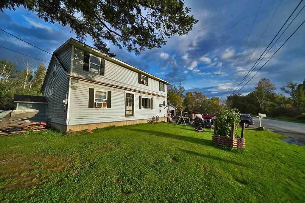 25 South McIntyre Road Houlton, ME 04730 - Photo 4 of 30 25-s-mcintyre-rd-home-1