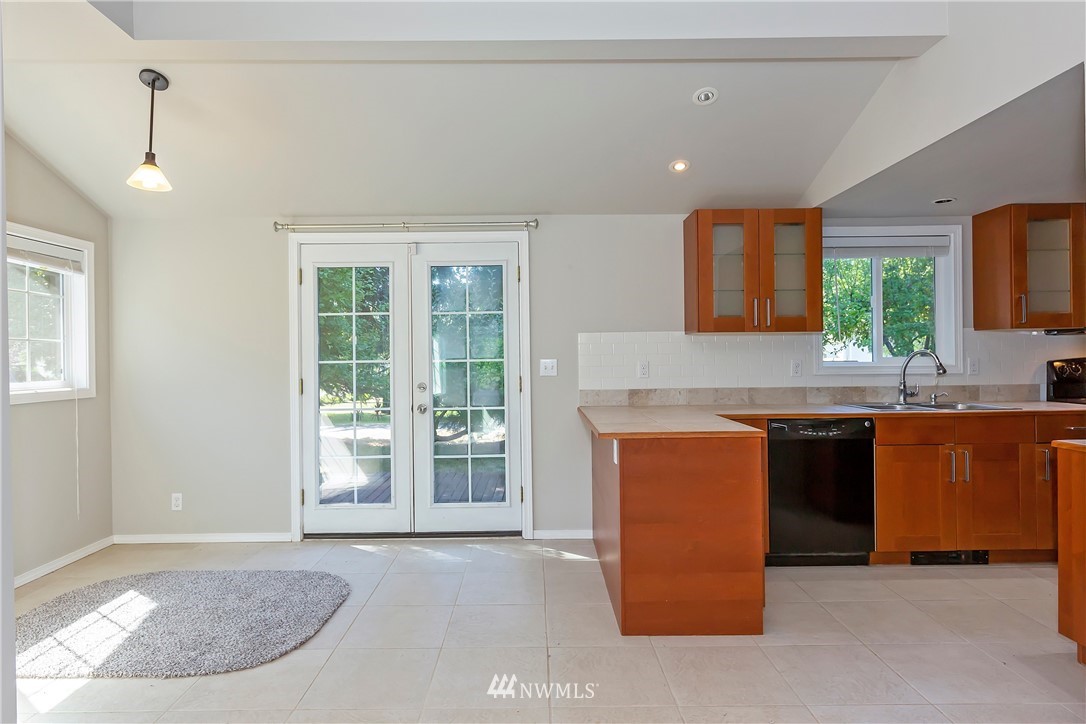 2913 Rocky Point Road Northwest Bremerton, WA 98312 - Photo 6 of 15 Gallery Image 6