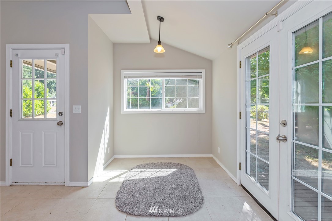 2913 Rocky Point Road Northwest Bremerton, WA 98312 - Photo 8 of 15 Gallery Image 8