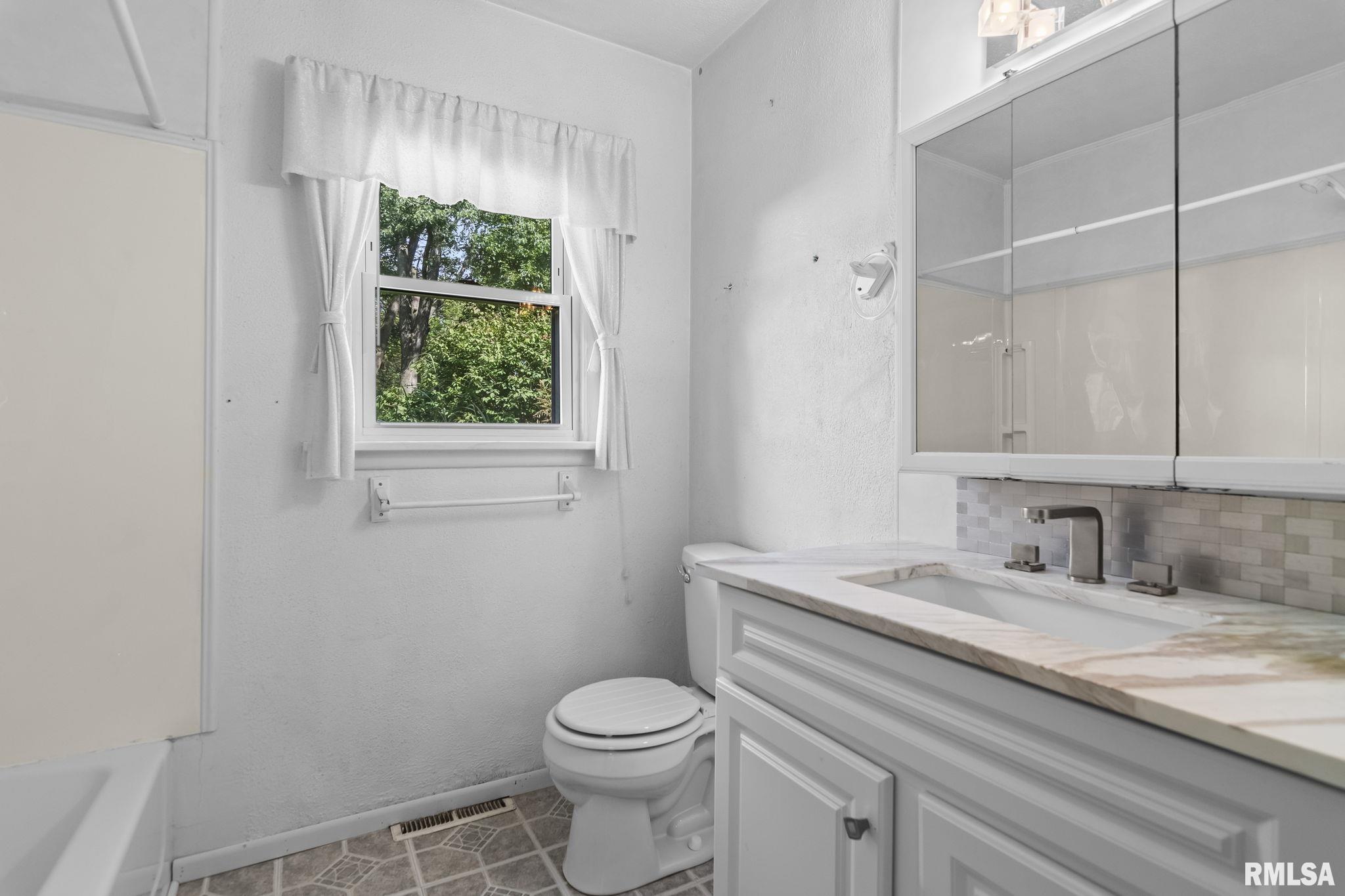 1008 North Bruns Lane Springfield, IL 62702 - Photo 23 of 29 Gallery Image 23