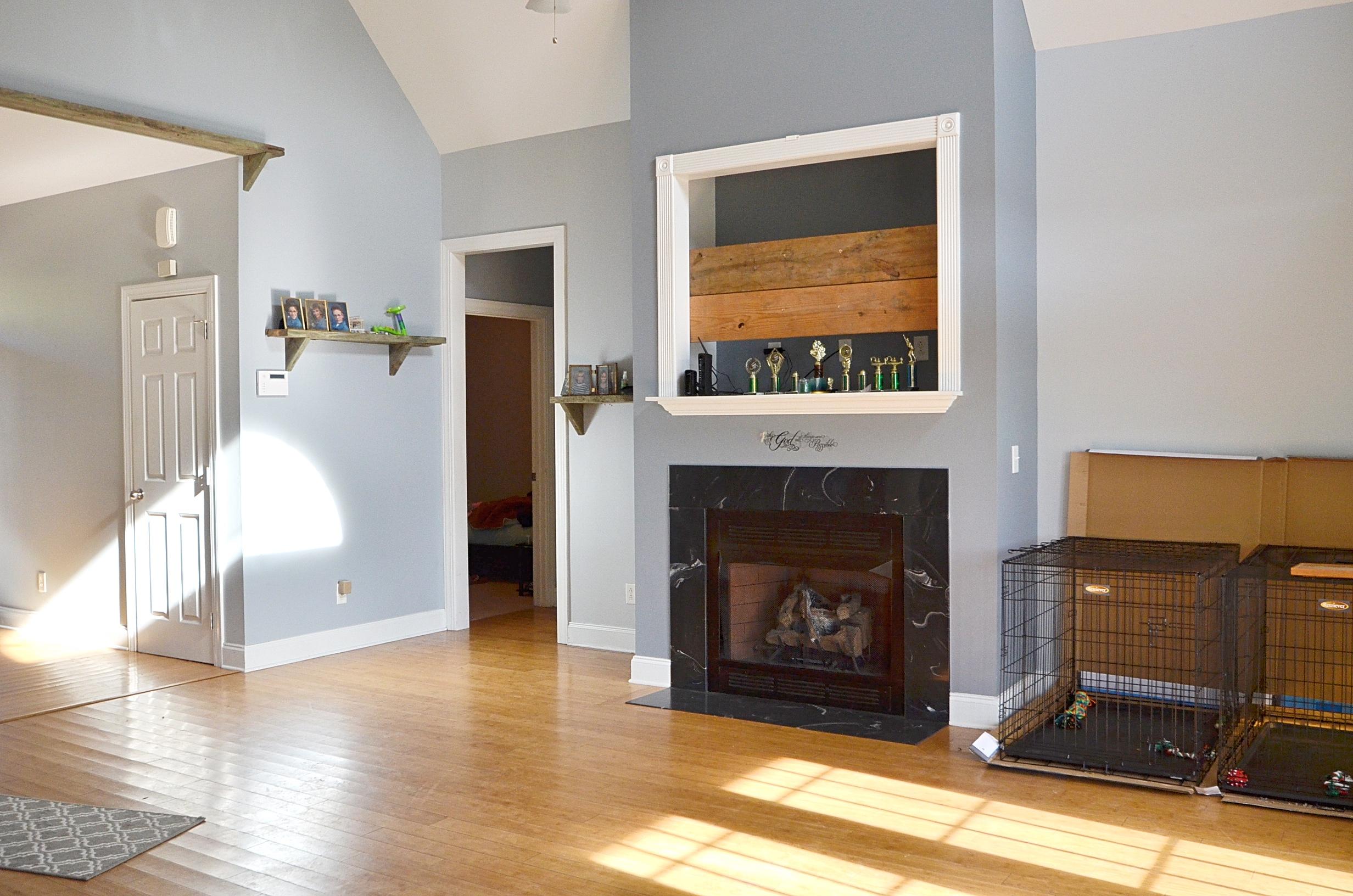1193 Bethera Road Bonneau, SC 29431 - Photo 13 of 27 LivingRoom2