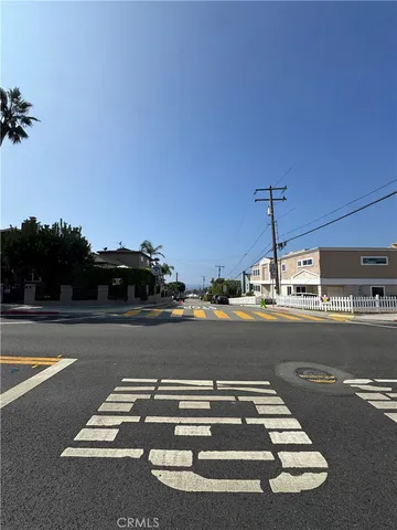 a view of a tennis court