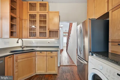$995,000 | 406 10th Street Southeast, Washington, DC 20003