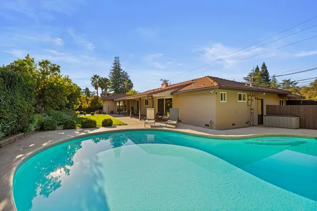 $975,000 | 4240 Fair Oaks Boulevard, Sacramento, CA 95864