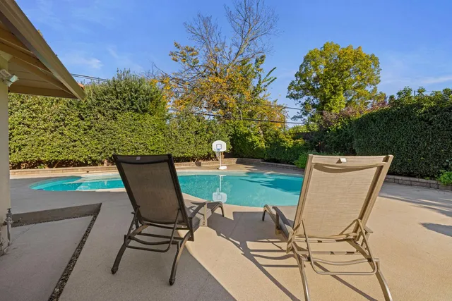 $975,000 | 4240 Fair Oaks Boulevard, Sacramento, CA 95864