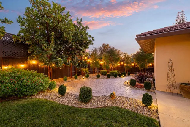 $975,000 | 4240 Fair Oaks Boulevard, Sacramento, CA 95864