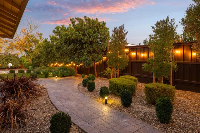 $975,000 | 4240 Fair Oaks Boulevard, Sacramento, CA 95864