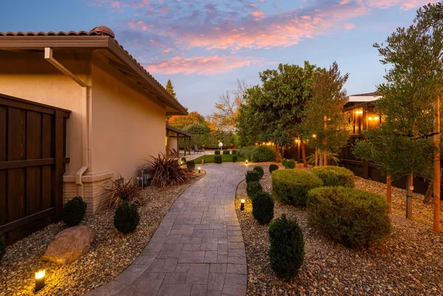 $975,000 | 4240 Fair Oaks Boulevard, Sacramento, CA 95864