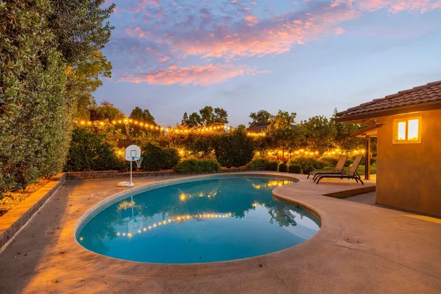 $975,000 | 4240 Fair Oaks Boulevard, Sacramento, CA 95864