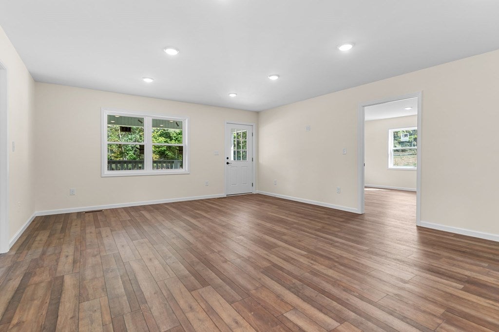 1177 Deer Ridge Road Hillsville, VA 24343 - Photo 14 of 38 Gallery Image 14
