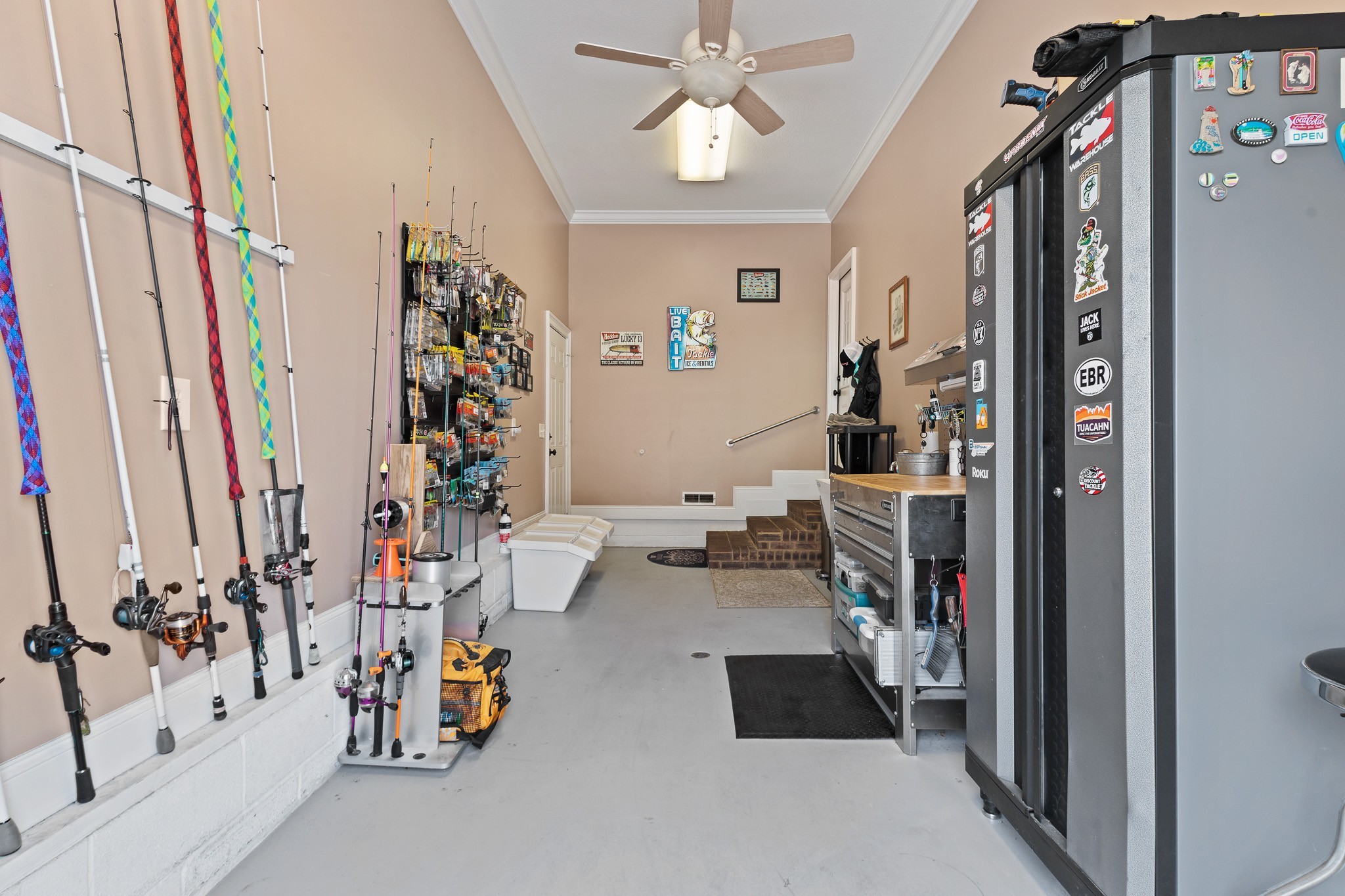 102 Highpoint Boulevard Tullahoma, TN 37388 - Photo 33 of 49 a view of a livingroom with furniture and toys