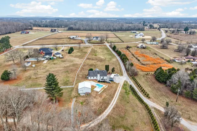 $385,000 | 531 Oliver Smith Road, Flintville, TN 37335