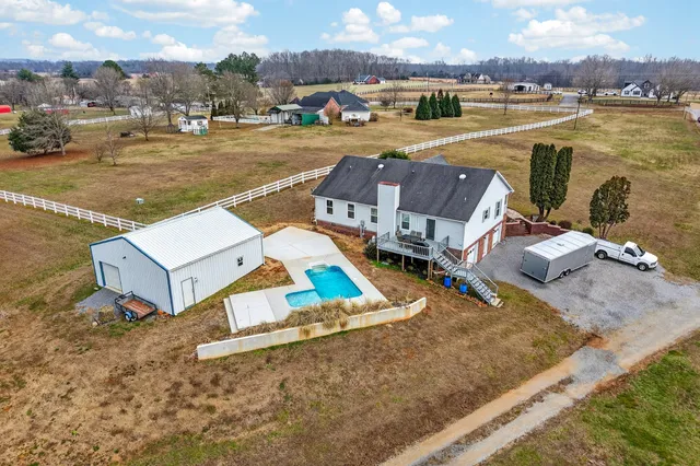 $385,000 | 531 Oliver Smith Road, Flintville, TN 37335