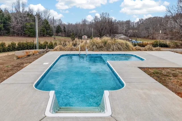 $385,000 | 531 Oliver Smith Road, Flintville, TN 37335