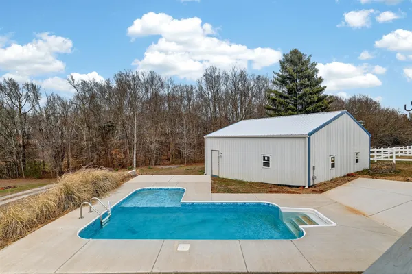 $375,000 | 531 Oliver Smith Road, Flintville, TN 37335