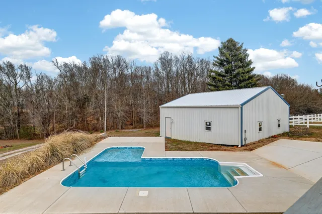 $385,000 | 531 Oliver Smith Road, Flintville, TN 37335