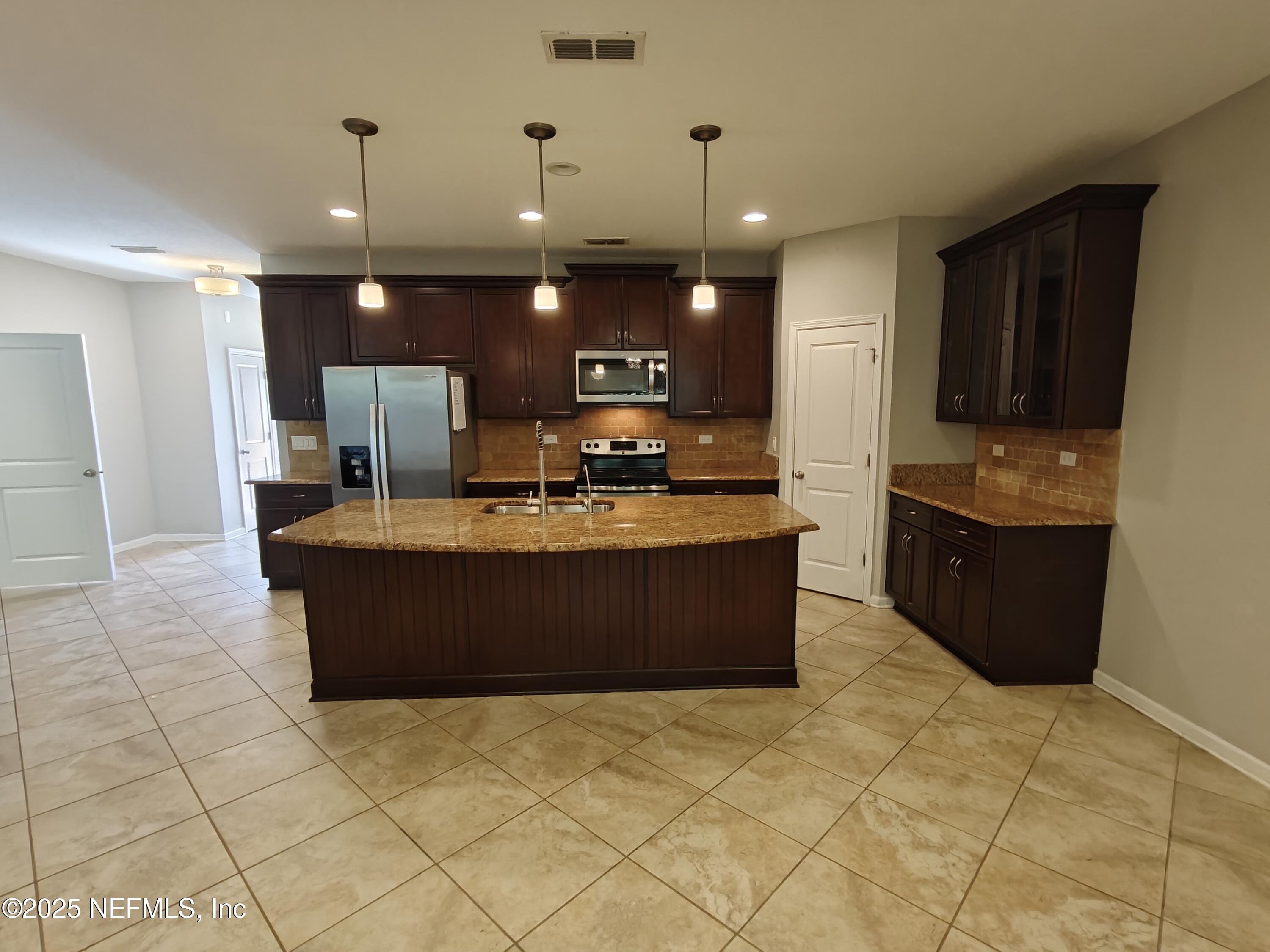 3284 Chestnut Ridge Way Orange Park, FL 32065 - Photo 8 of 37 IMG20251219113152