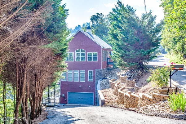 $850,000 | 1903 Hickory Point Lane, Maynardville, TN 37807