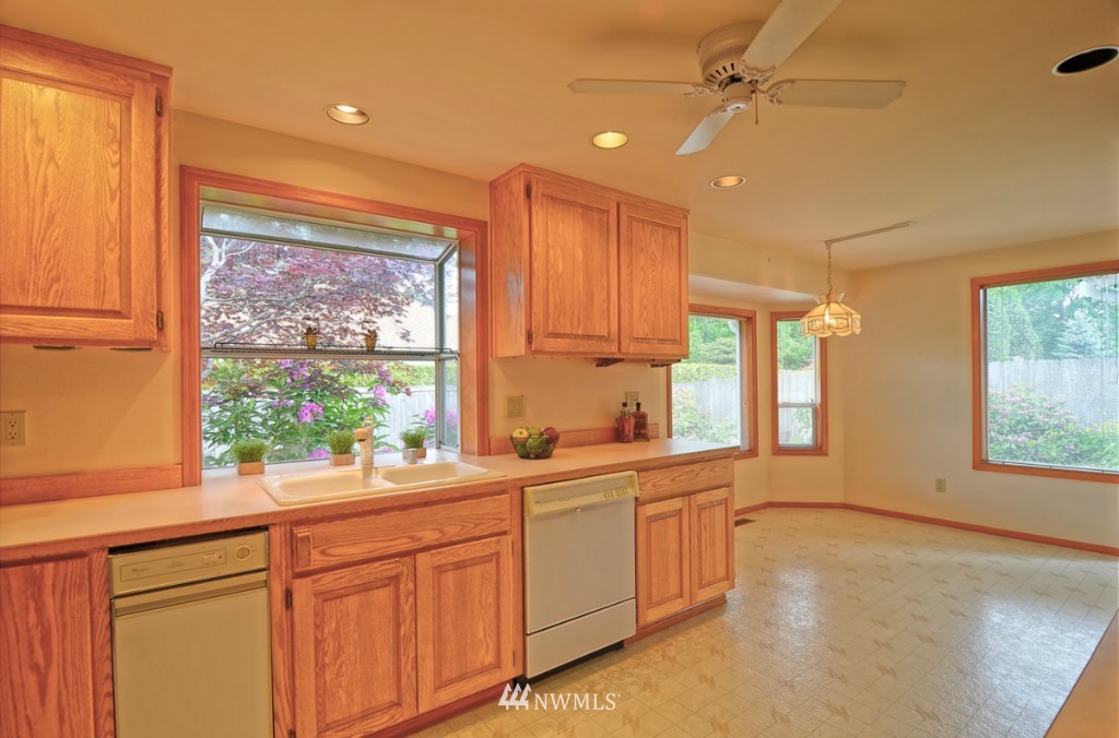 18225 Bellflower Road Bothell, WA 98012 - Photo 13 of 24