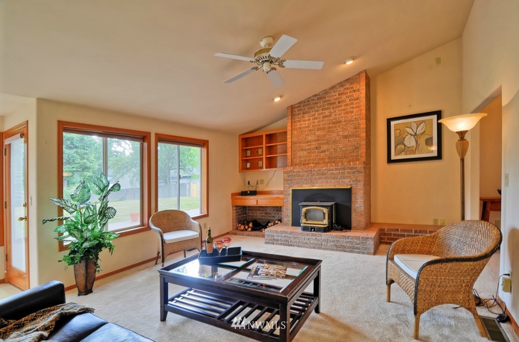 18225 Bellflower Road Bothell, WA 98012 - Photo 4 of 24