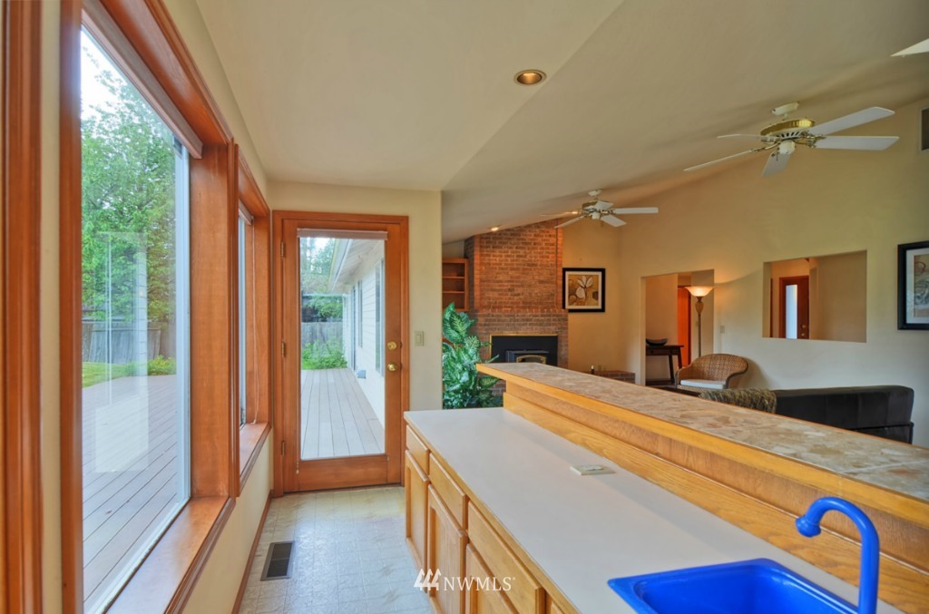 18225 Bellflower Road Bothell, WA 98012 - Photo 10 of 24