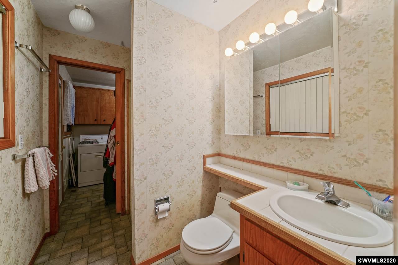 15565 Oakdale Road Dallas, OR 97338 - Photo 17 of 38