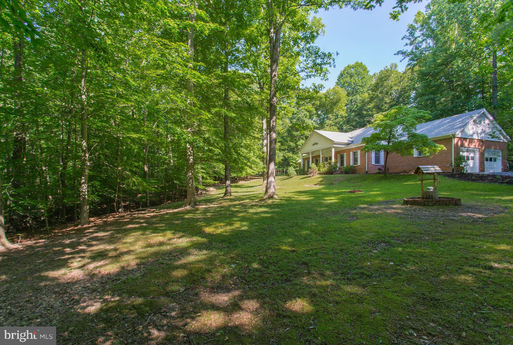 7100 Stone Road Manassas, VA 20111 - Photo 6 of 29 Private front yard