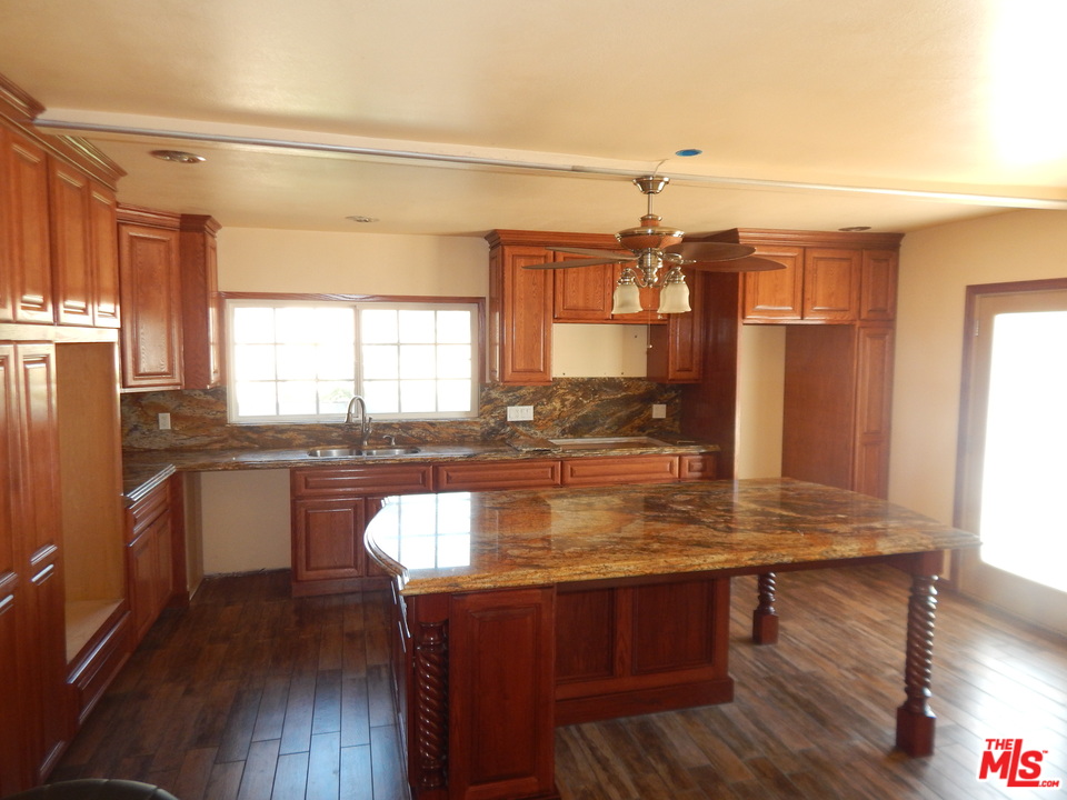 459 West Tichenor Street Compton, CA 90220 - Photo 4 of 9 Gallery Image 4