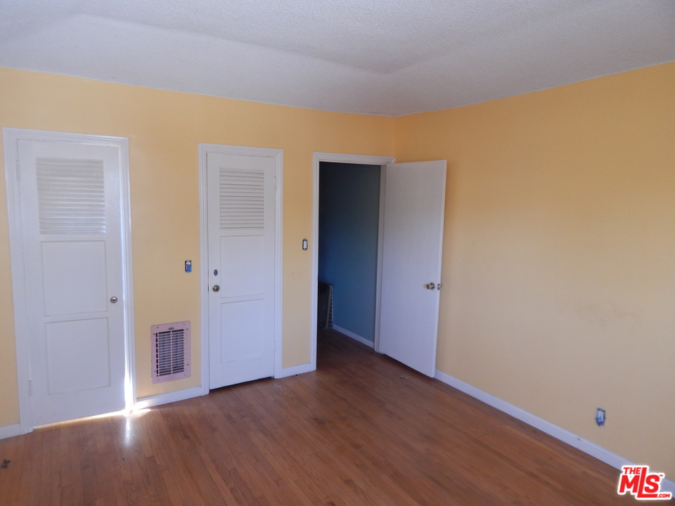 459 West Tichenor Street Compton, CA 90220 - Photo 8 of 9 Gallery Image 8