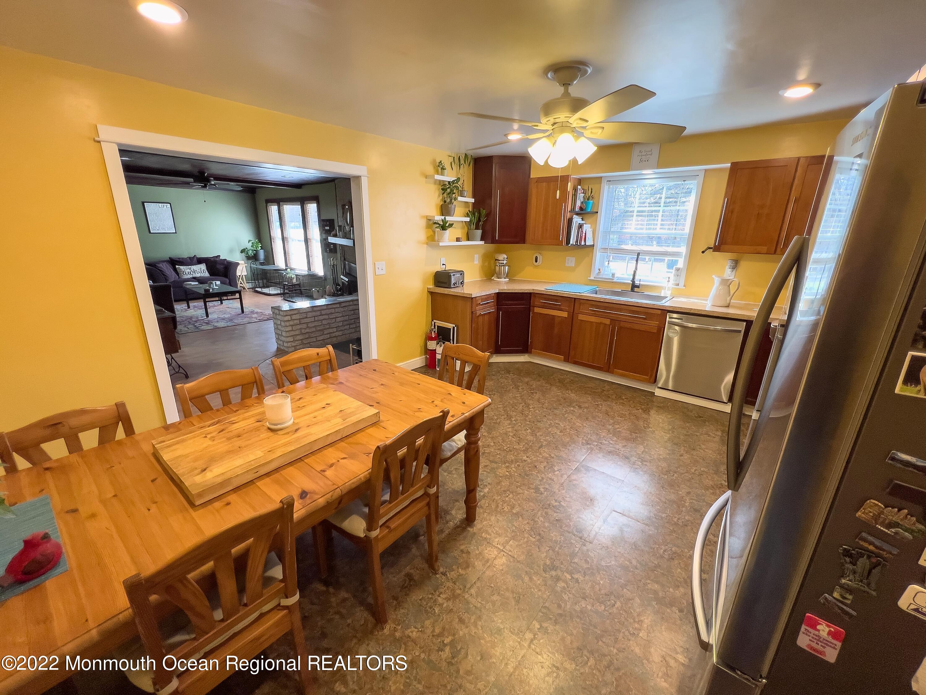 475 Toms River Road Jackson, NJ 08527 - Photo 11 of 49 475 TR Road Eat In Kitchen