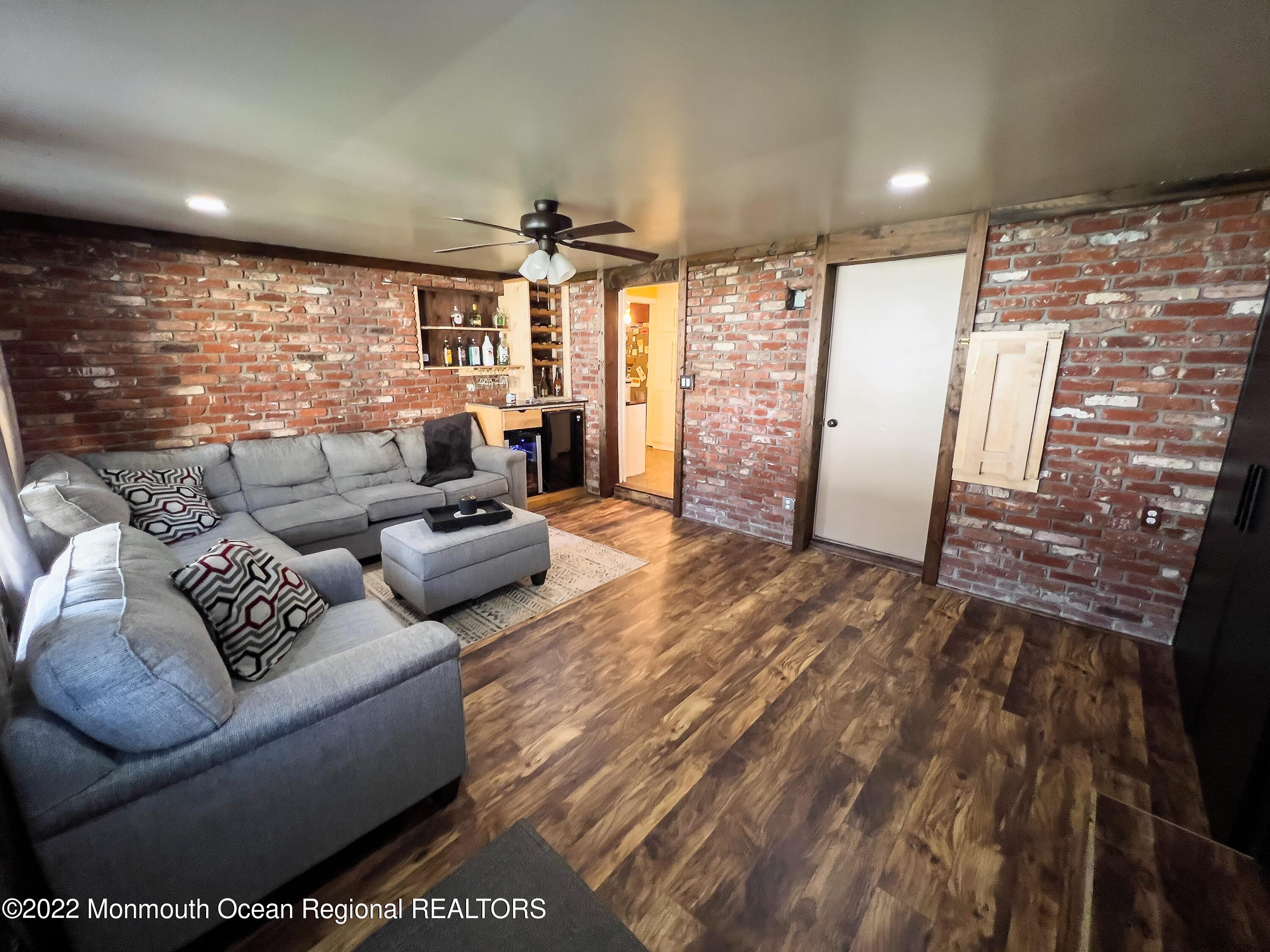 475 Toms River Road Jackson, NJ 08527 - Photo 21 of 49 475 TR Road Family Room