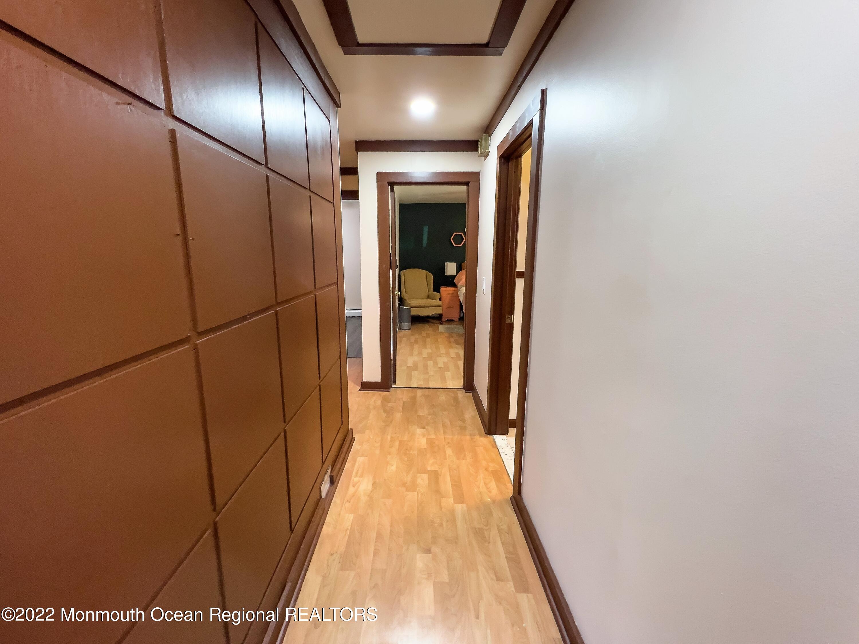 475 Toms River Road Jackson, NJ 08527 - Photo 22 of 49 475 TR Road Hallway