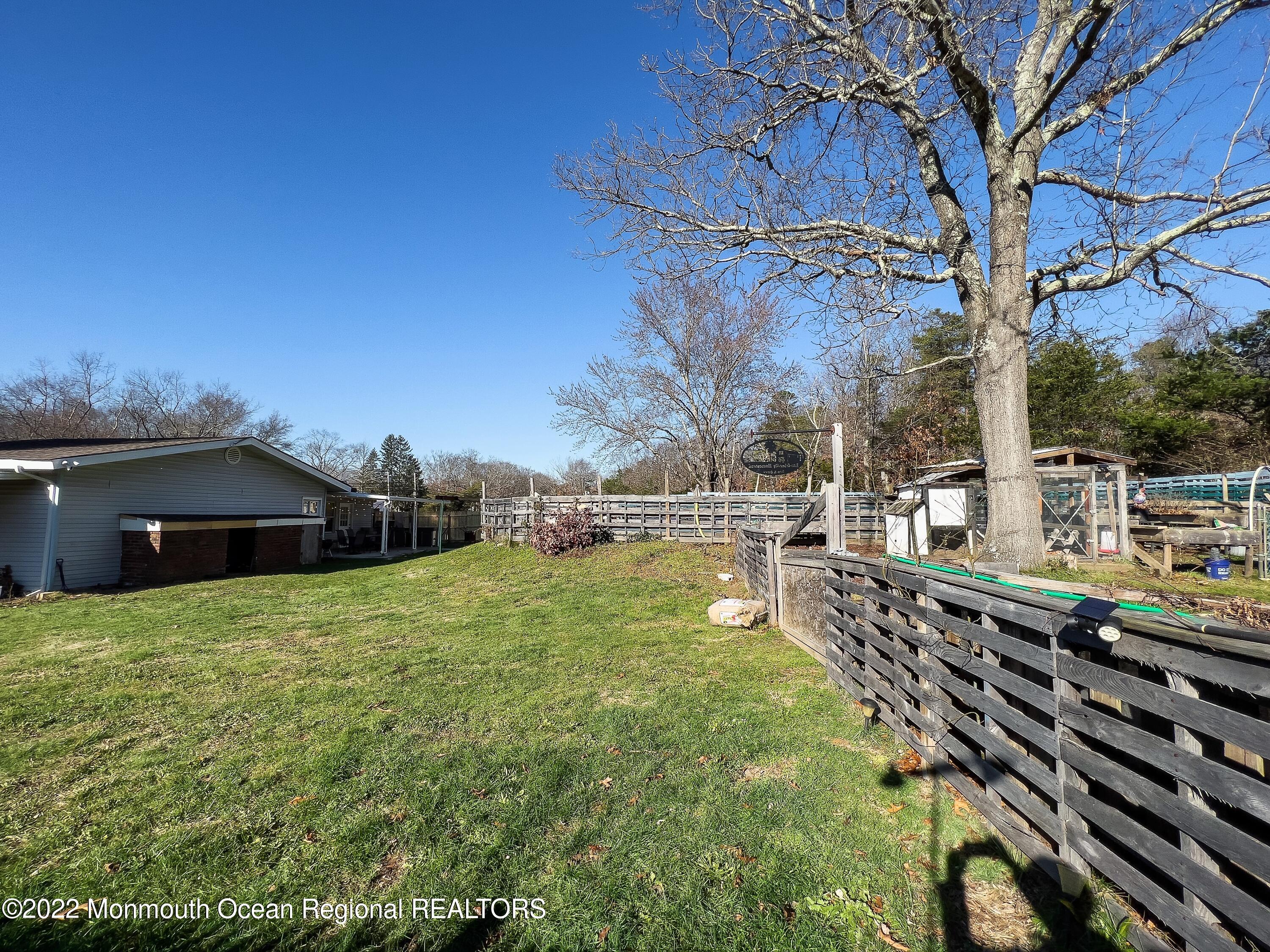 475 Toms River Road Jackson, NJ 08527 - Photo 45 of 49 475 TR Road Yard2