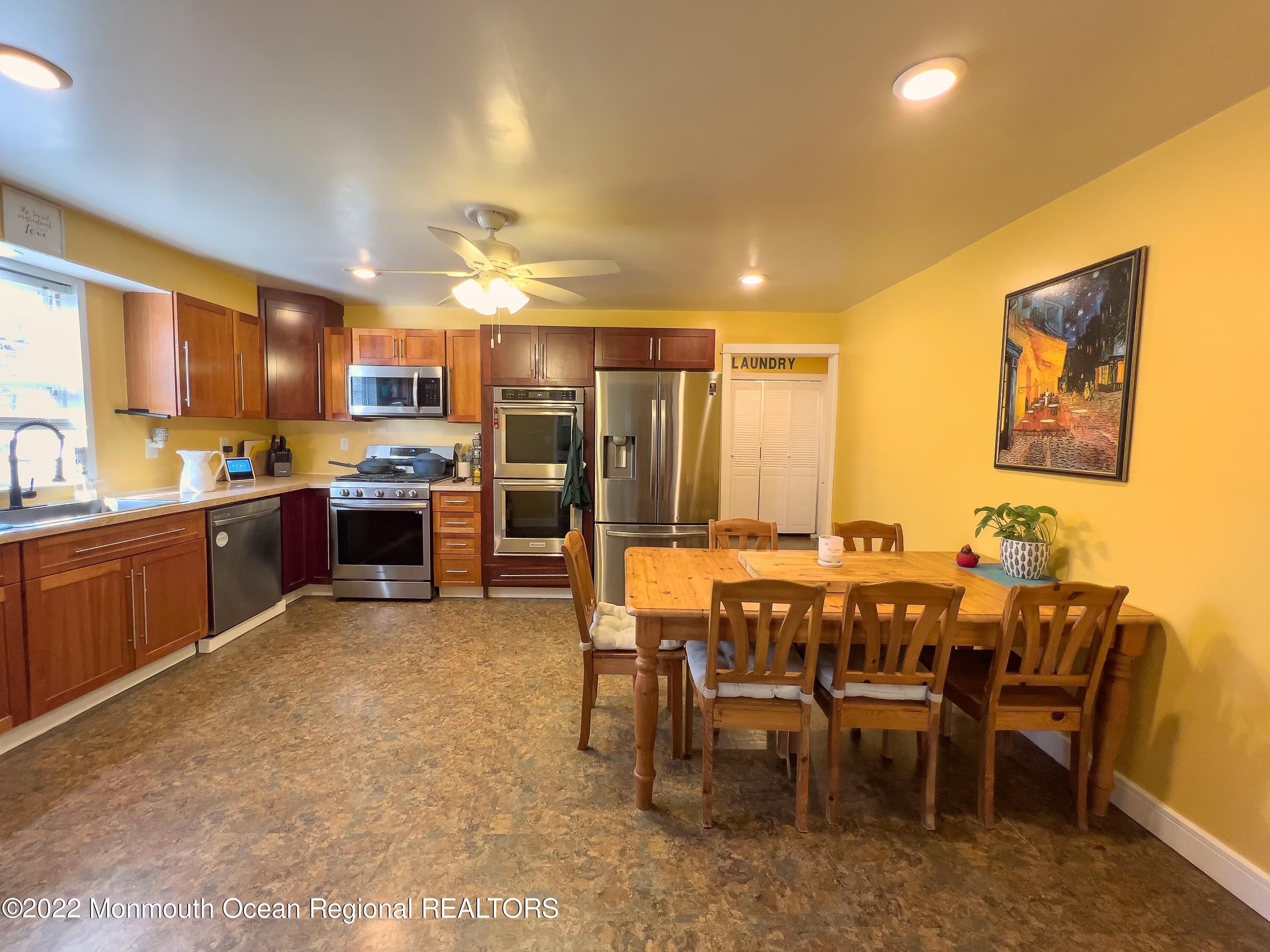 475 Toms River Road Jackson, NJ 08527 - Photo 8 of 49 475 TR Road Kitchen View