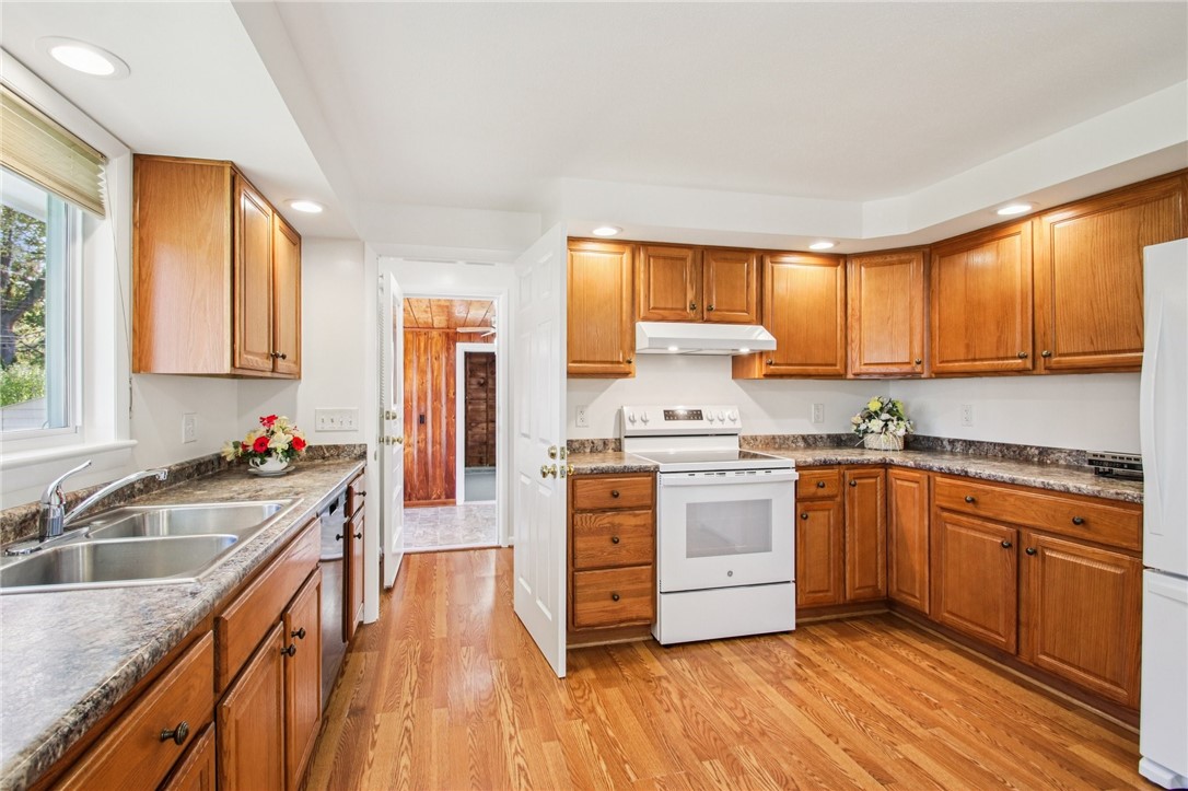 384 Buckman Road Greece, NY 14615 - Photo 13 of 38