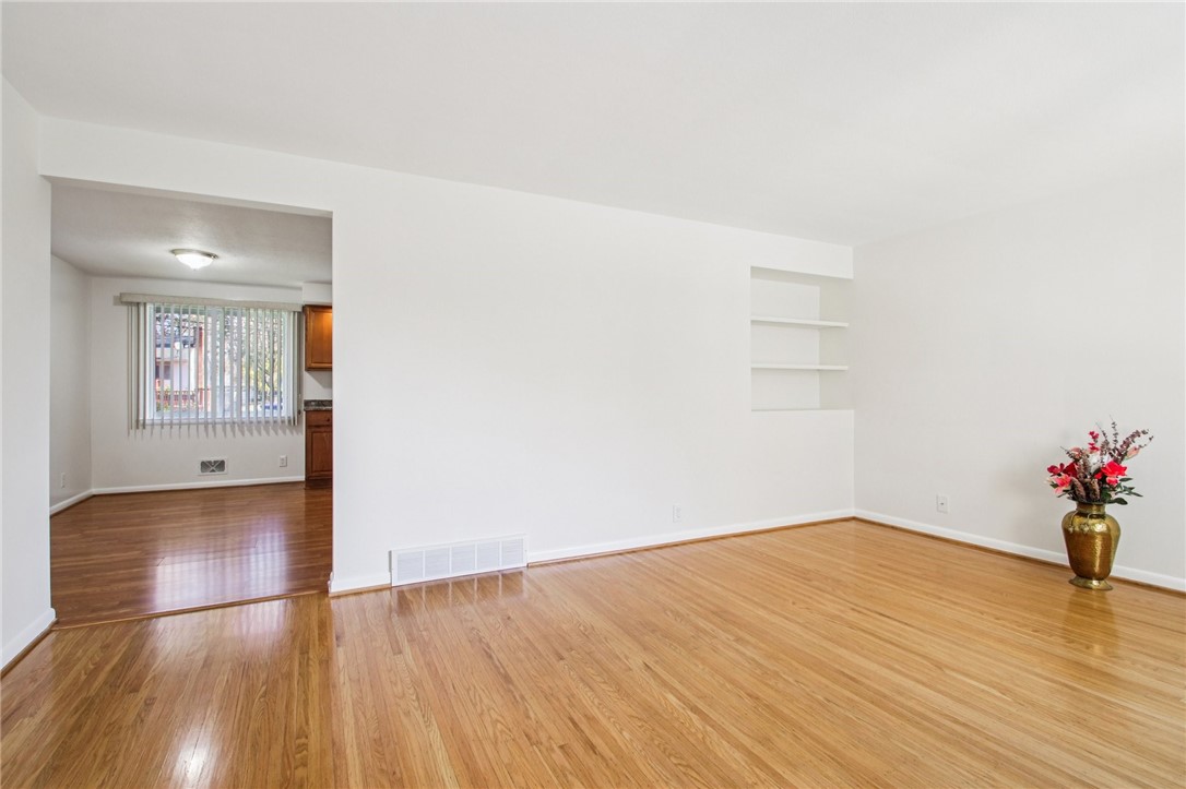 384 Buckman Road Greece, NY 14615 - Photo 7 of 38