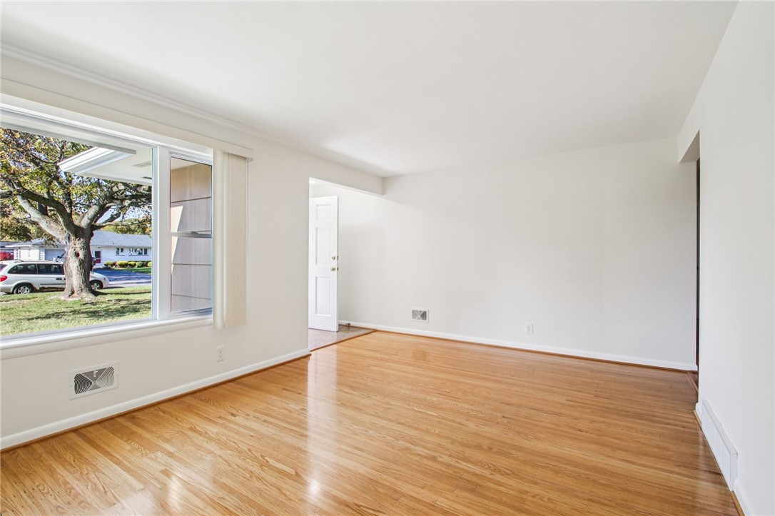 384 Buckman Road Greece, NY 14615 - Photo 8 of 38