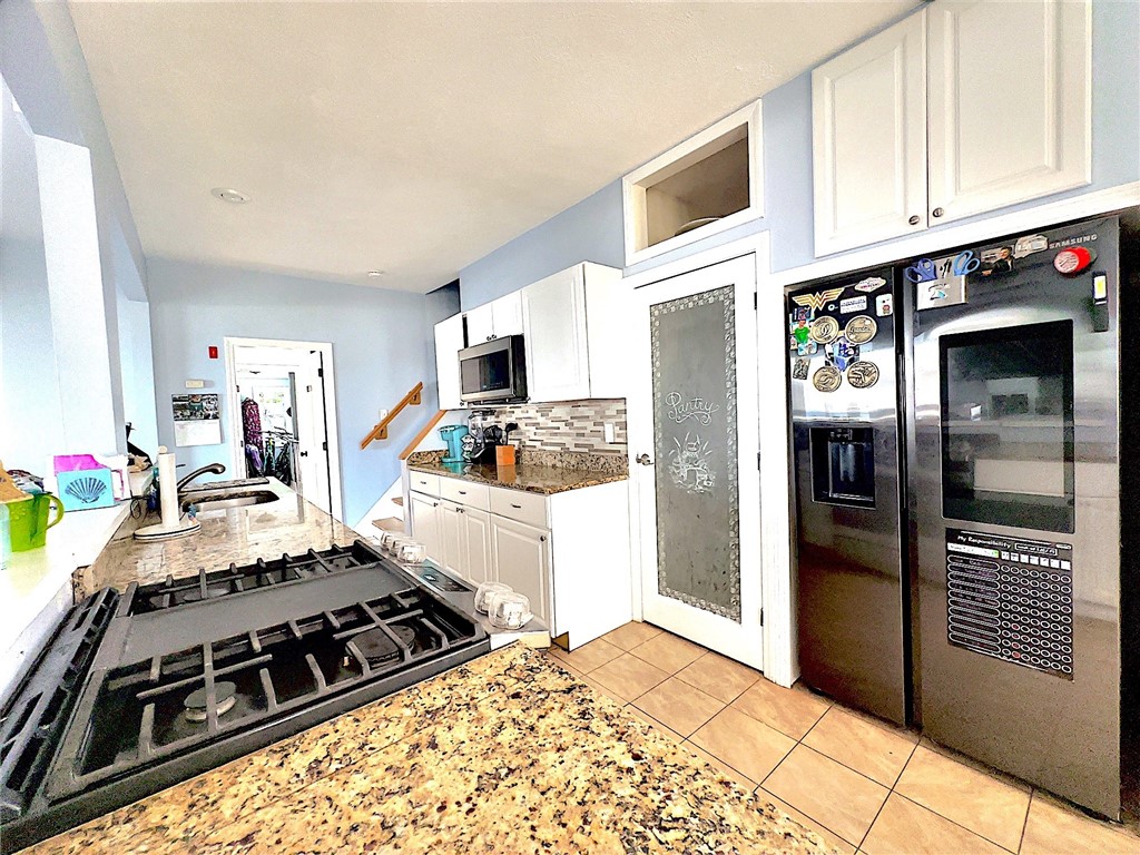 38 Ogden Avenue Warwick, RI 02889 - Photo 11 of 44 Kitchen