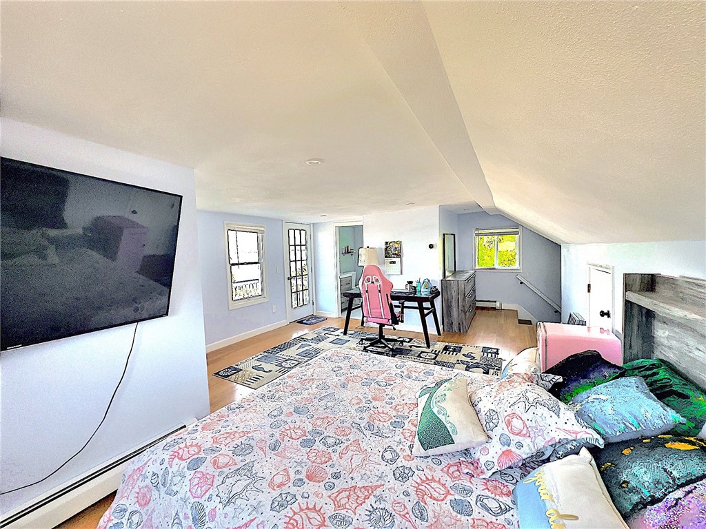 38 Ogden Avenue Warwick, RI 02889 - Photo 32 of 44 3rd Floor Master Suite