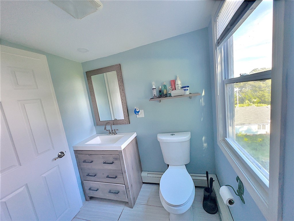 38 Ogden Avenue Warwick, RI 02889 - Photo 34 of 44 Master Bath