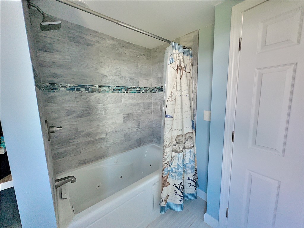 38 Ogden Avenue Warwick, RI 02889 - Photo 35 of 44 Master Bath