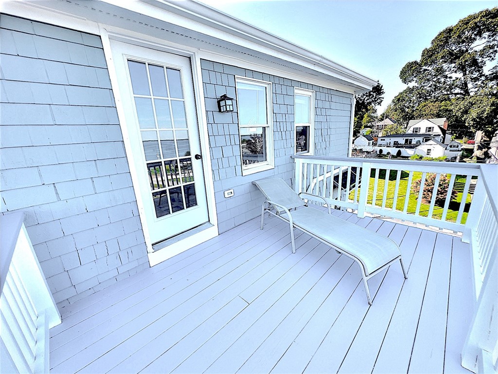 38 Ogden Avenue Warwick, RI 02889 - Photo 41 of 44 3rd Floor Private Deck