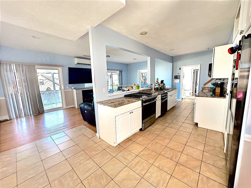 38 Ogden Avenue Warwick, RI 02889 - Photo 9 of 44 Kitchen