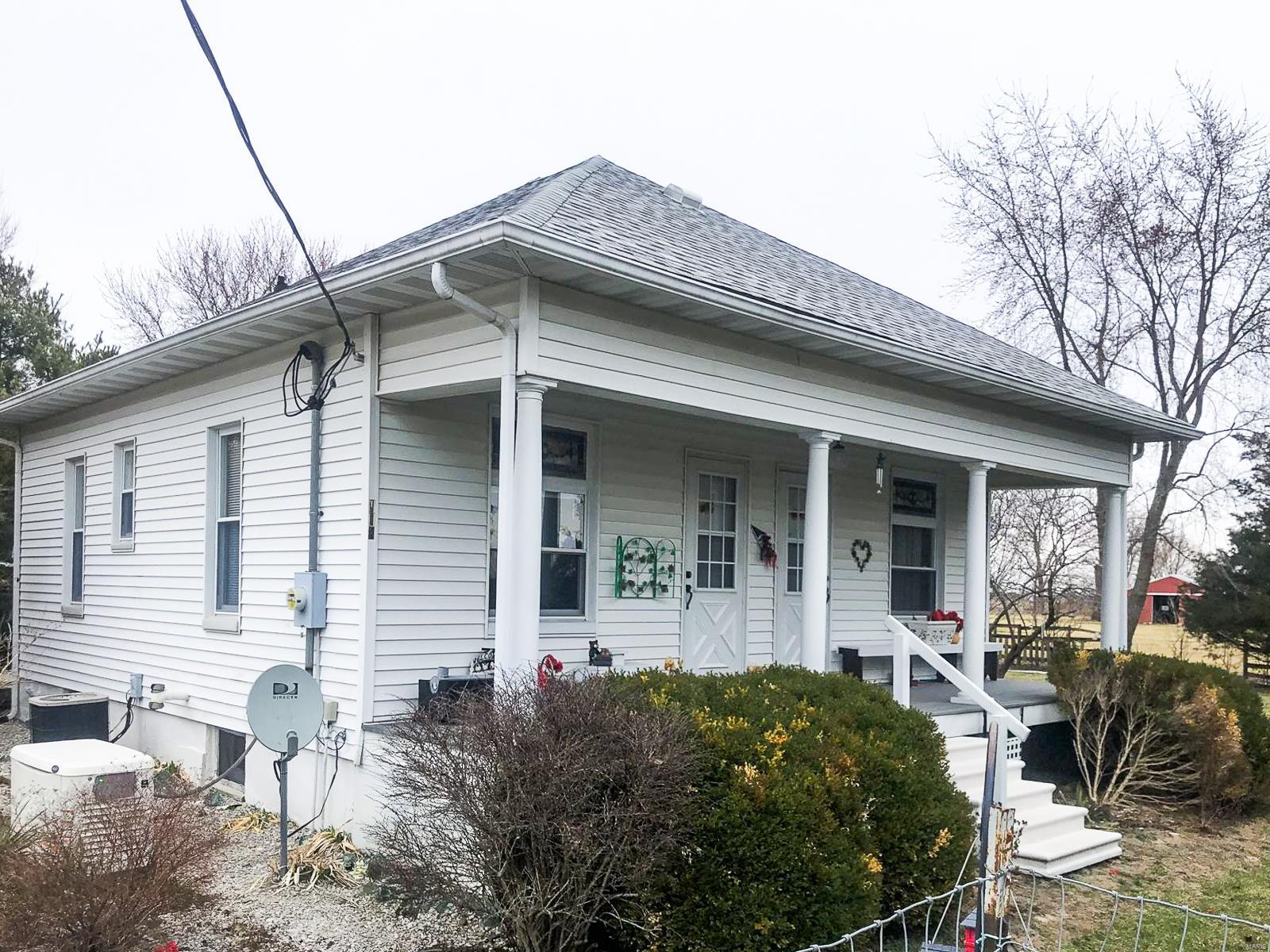 118 Wilsonville Road Gillespie, IL 62033 - Photo 1 of 51