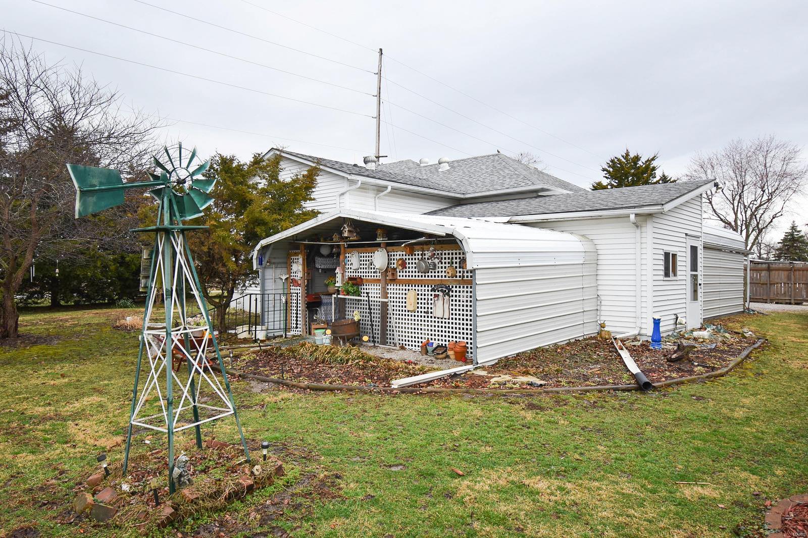 118 Wilsonville Road Gillespie, IL 62033 - Photo 37 of 51