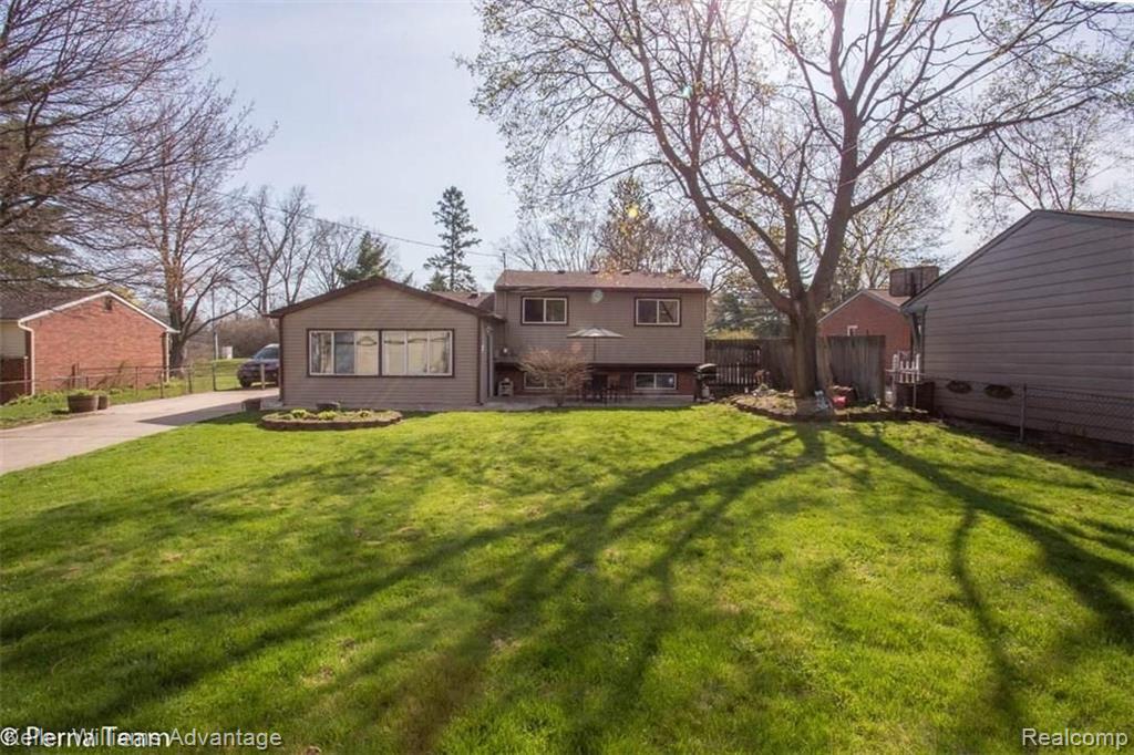 22359 Inkster Road Farmington Hills, MI 48336 - Photo 24 of 27