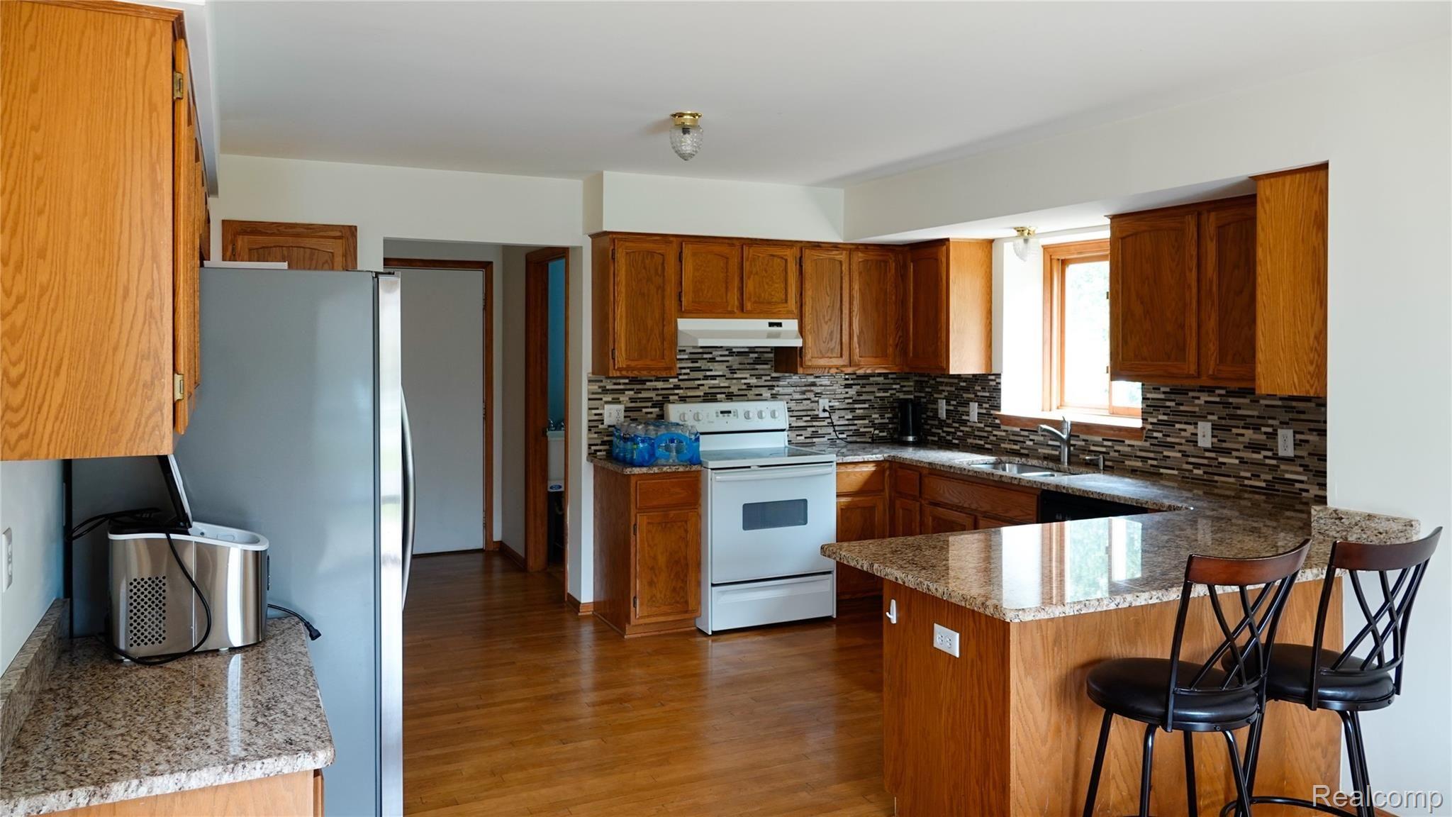 910 Hillsborough Drive Rochester, MI 48307 - Photo 16 of 28 16_Sent.jpg
